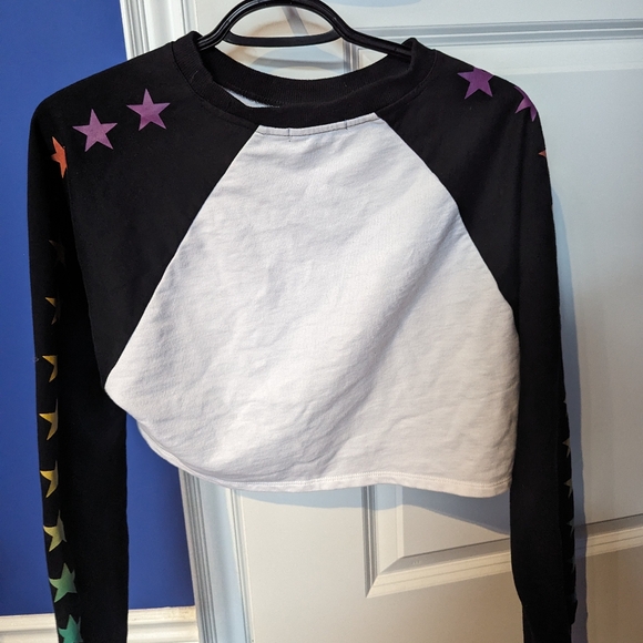 Forever 21 Raglan Crop Top with Rainbow Stars (small) - Picture 2 of 3